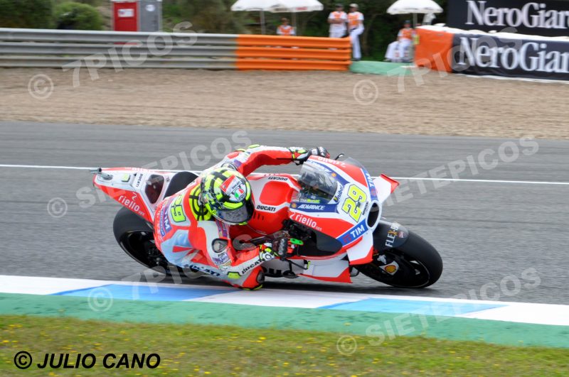Piloto Andrea Iannone (29) (Ducati Team) en carrera Gran Premio de España Jerez 2016 de Motociclismo