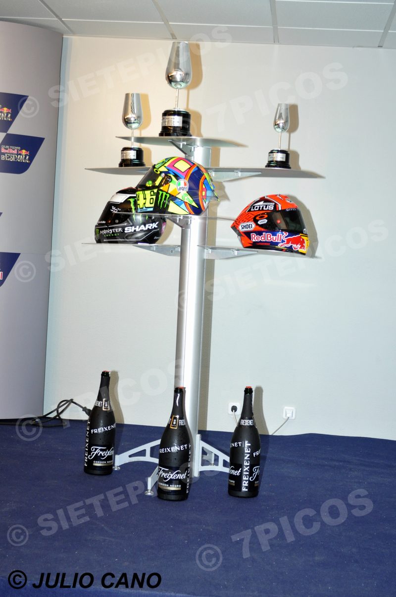 Cascos de los pilotos Valentino Rossi (46) (Movistar Yamaha), Jorge Lorenzo (Movistar Yamaha) (99) y Marc Marquez (93) (Repsol Honda) Rueda de prensa Gran Premio de España Jerez 2016 de Motociclismo