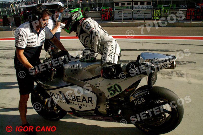 Piloto Eugene Laverty (50) (Pull&Bear Aspar Team) montando en la motocicleta Gran Premio Movistar de Aragon 2016 de Motociclismo Motorland Alcañiz