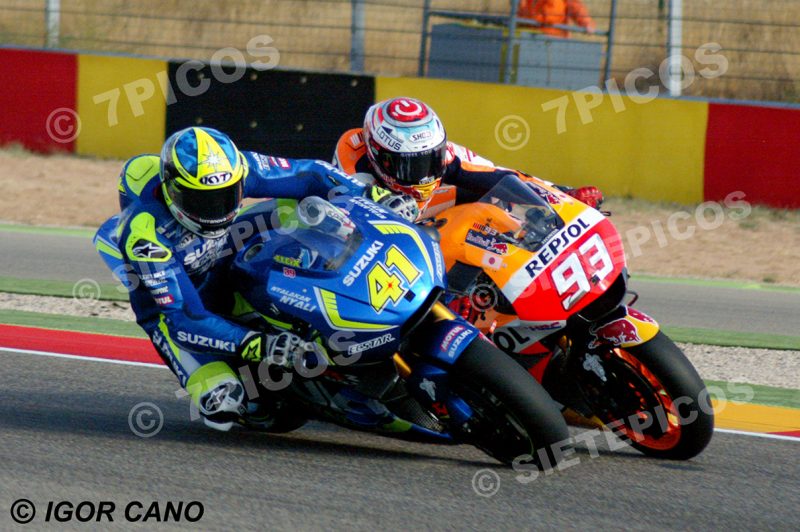 Pilotos Marc Marquez (93) (Repsol Honda) y Aleix Espargaró (41) (Team Suzuki Ecstar) en clasificacion Gran Premio Movistar de Aragon 2016 de Motociclismo Motorland Alcañiz