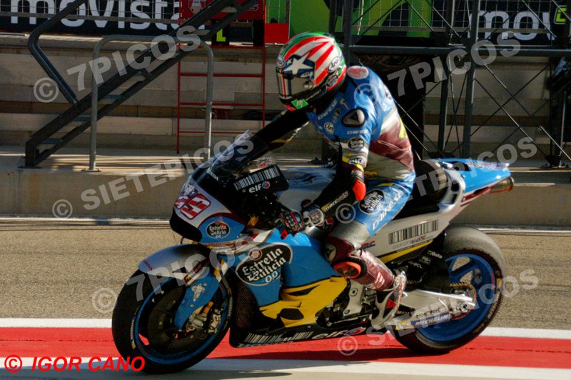 Piloto Nicky Haiden (69) (Estrella Galicia 0,0 Marc VDS), entrando en box por el pit lane Gran Premio Movistar de Aragon 2016 de Motociclismo Motorland Alcañiz