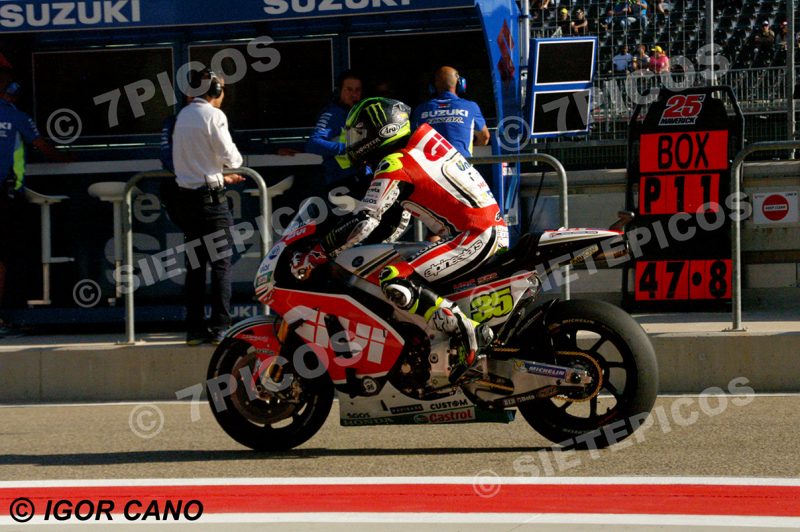 Piloto Cal Crutchlow (35) (LCR Honda) saliendo por el pit lane Gran Premio Movistar de Aragon 2016 de Motociclismo Motorland Alcañiz