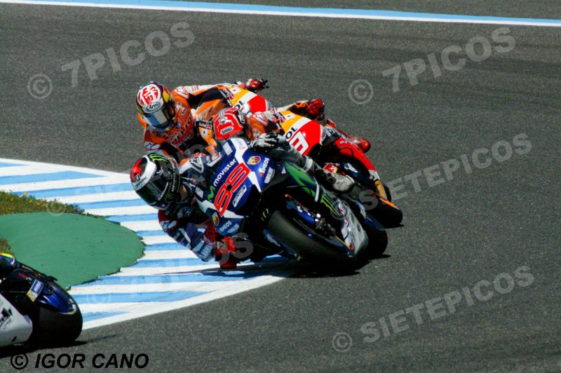 Pilotos Jorge Lorenzo (99) (Movistar Yamaha) y Marc Marquez (93) (Repsol Honda) y Dani Pedrosa (26) (Repsol Honda) en carrera Gran Premio de España Jerez 2016 de Motociclismo