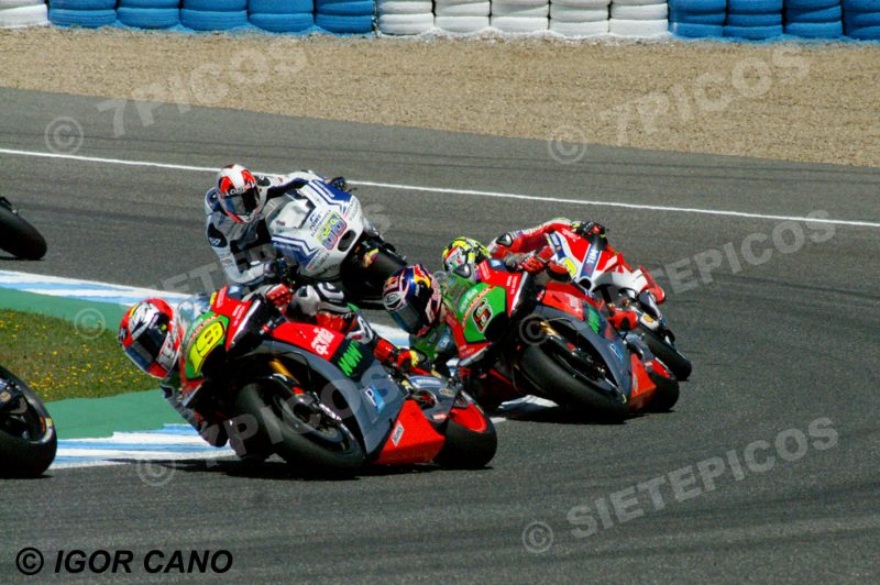 Pilotos Alvaro Bautista (19) (Aprilia RacingTeam Gresini), Stefan Bradl (6) (Aprilia RacingTeam Gresini), Andrea Iannone (29) (Ducati Team) y Yonny Hernandez (68) (Aspar Team) en carrera Gran Premio de España Jerez 2016 de Motociclismo