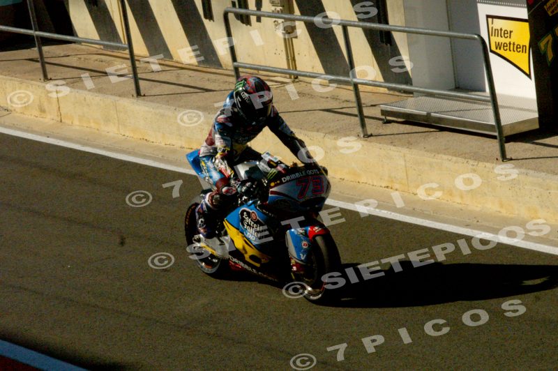 Piloto Alex Marquez (73) (Estrella Galicia 0,0 Marc VDS) entrando en Pit Lane Gran Premio de la Comunidad Valenciana "Cheste" 2015 de Motociclismo