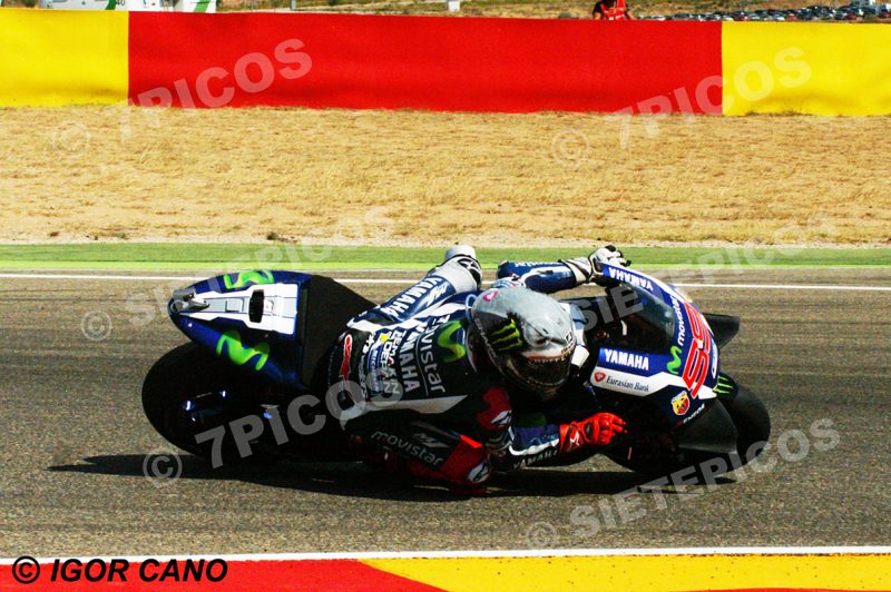 Piloto Jorge Lorenzo (99) (Movistar Yamaha) curva 14 Gran Premio Movistar de Aragon 2016 de Motociclismo Motorland Alcañiz