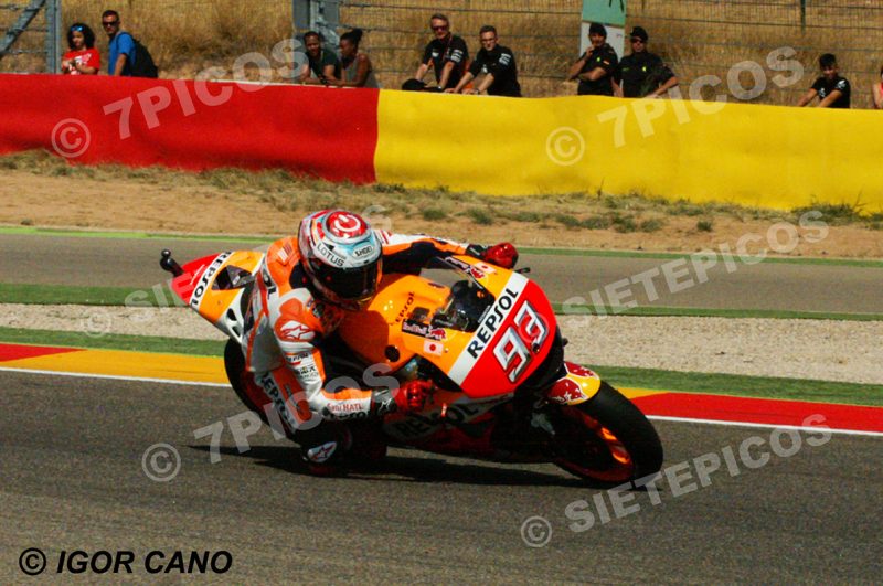 Piloto Marc Marquez (93) (Repsol Honda) curva 14 Gran Premio Movistar de Aragon 2016 de Motociclismo Motorland Alcañiz