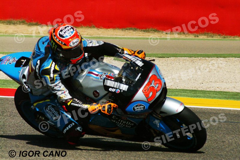 Piloto Tito Rabat (53) (Estrella Galicia 0,0 Marc VDS) curva 14 en carrera Gran Premio Movistar de Aragon 2016 de Motociclismo Motorland Alcañiz