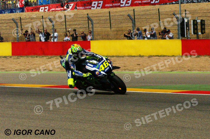 Piloto Valentino Rossi (46) (Movistar Yamaha) en carrera Gran Premio Movistar de Aragon 2016 de Motociclismo Motorland Alcañiz
