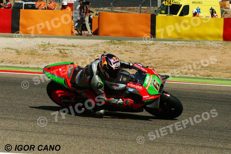 Piloto Stefan Bradl (6) (Aprilia RacingTeam Gresini) curva 14 Gran Premio Movistar de Aragon 2016 de Motociclismo Motorland Alcañiz