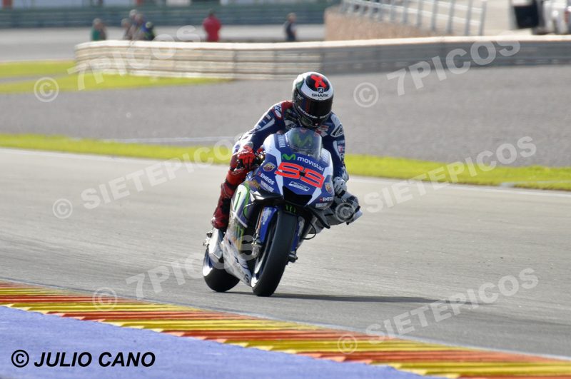 Piloto Jorge Lorenzo (99) (MOVISTAR YAMAHA Motogp) entrando en curva Mick Doohan Gran Premio Motul de la Comunitat Valenciana 2016 Cheste MotoGP TM Circuito Ricardo Tormo