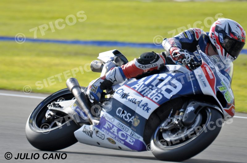 Piloto Loris Baz (76) (Avintia Racing) entrando en curva Mick Doohan entrando en curva Mick Doohan Gran Premio Motul de la Comunitat Valenciana 2016 Cheste MotoGP TM Circuito Ricardo Tormo