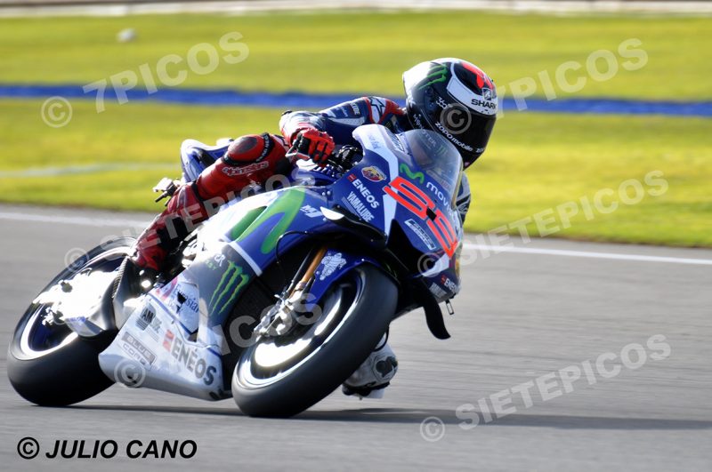 Piloto Jorge Lorenzo (99) (MOVISTAR YAMAHA Motogp) entrando en curva Mick Doohan Gran Premio Motul de la Comunitat Valenciana 2016 Cheste MotoGP TM Circuito Ricardo Tormo