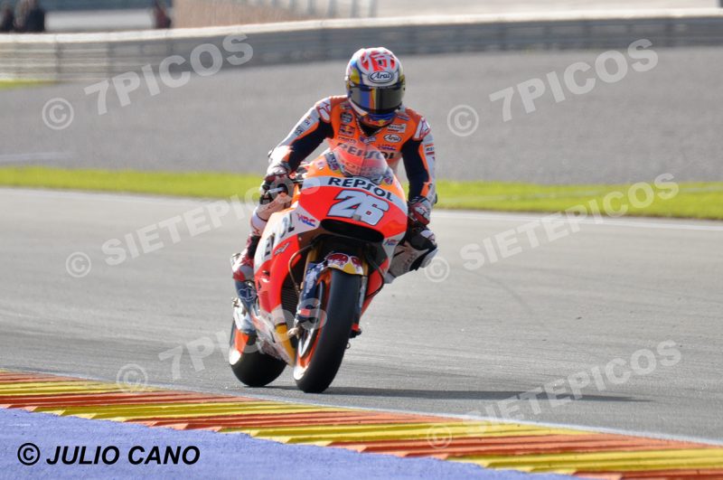 Piloto Dani Pedrosa (26) (Repsol Honda Team) entrando en curva Mick Doohan Gran Premio Motul de la Comunitat Valenciana 2016 Cheste MotoGP TM Circuito Ricardo Tormo