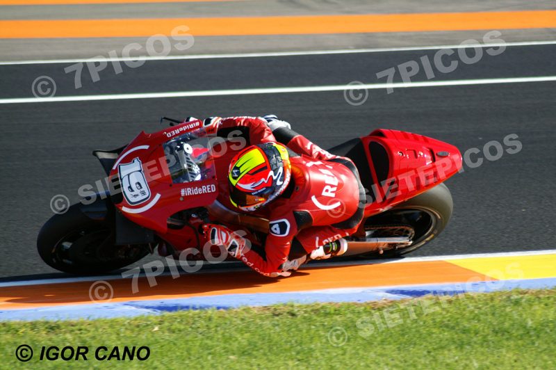 Piloto Alvaro Bautista (19) (Aprilia Racing Team Gresini) en curva Jorge Martinez Aspar Gran Premio Motul de la Comunitat Valenciana 2016 Cheste MotoGP TM Circuito Ricardo Tormo
