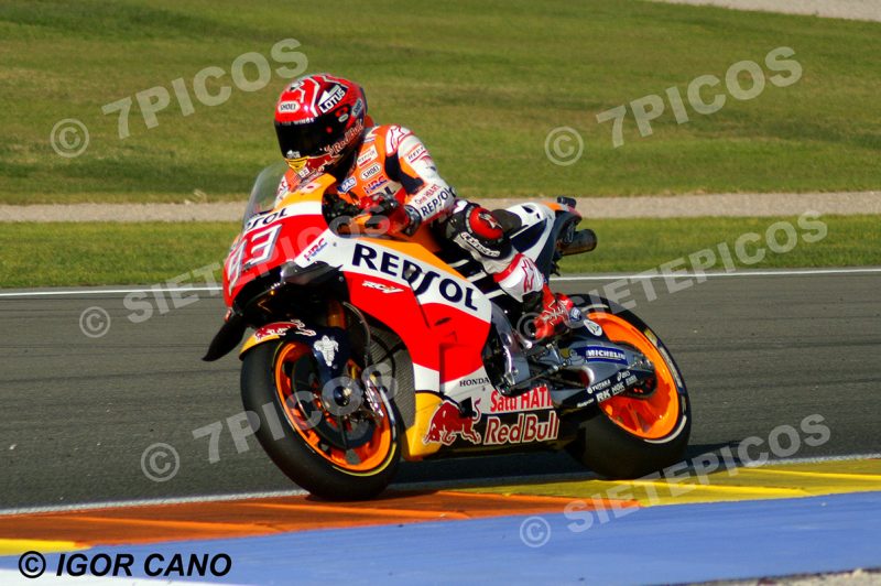 Piloto Marc Marquez (93) (Repsol Honda Team) entrando en la curva 5 Gran Premio Motul de la Comunitat Valenciana 2016 Cheste MotoGP TM Circuito Ricardo Tormo