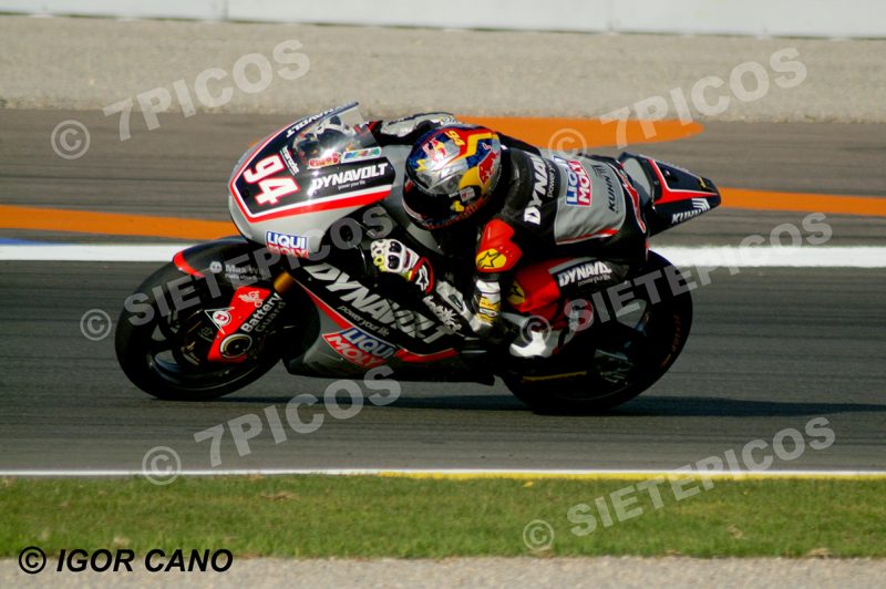 Jonas Folger (94) (Dynavolt Intact Gp) en curva Angel Nieto Gran Premio Motul de la Comunitat Valenciana 2016 Cheste Moto2 TM Circuito Ricardo Tormo MotoGP TM