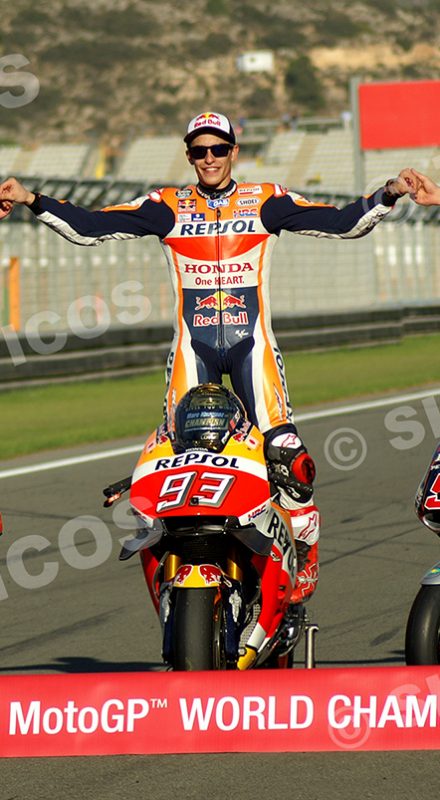 Pilotos Campeones del mundo 2016 de las categorías Moto3 - Brad Binder (41) (Red Bull KTM AJO), MotoGP Marc Marquez (93) (Repsol Honda), Moto2 Johan Zarco (5) (Ajo Motorsport) Gran Premio Motul de la Comunitat Valenciana 2016 Cheste MotoGP TM Circuito Ricardo Tormo