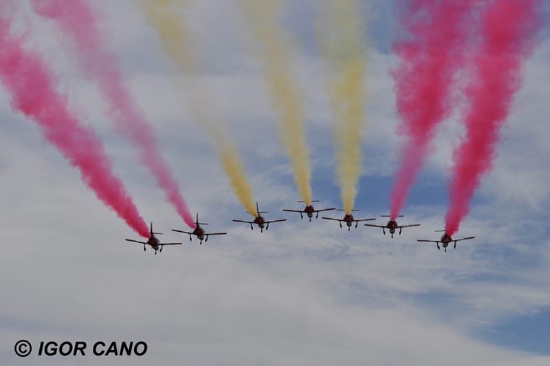 Patrulla Aguila desplegando bandera de España Gran Premio Red Bull de España 2017 Jerez MotoGPTM