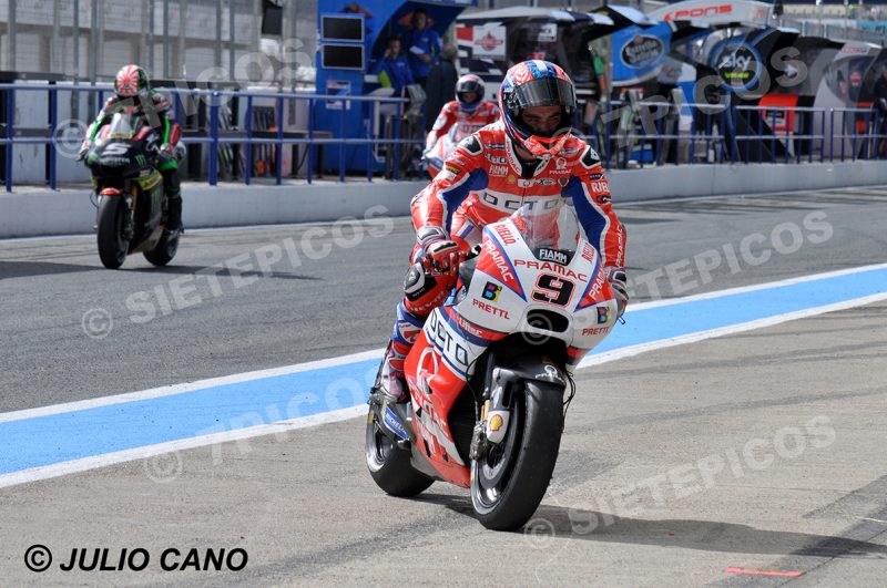 Piloto Danilo Petrucci (9) (OCTO Pramac Racing) entrando en Box Gran Premio Red Bull de España 2017 Jerez MotoGPTM