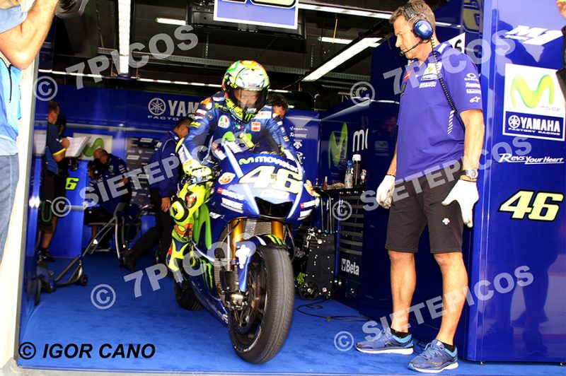 Piloto Valentino Rossi (46) saliendo del box (Movistar Yamaha MotoGP)Gran Premio de Aragon 2017 Alcañiz, Teruel, MotoGPTM