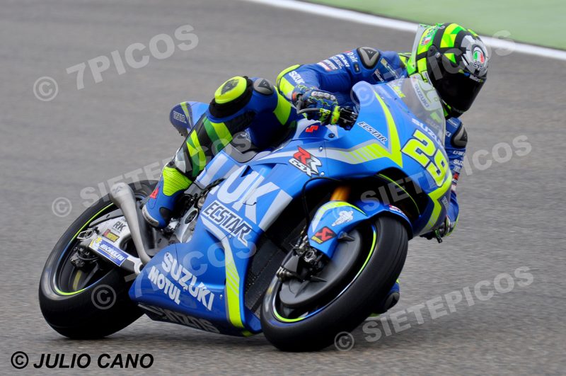 Piloto Andrea Iannone (29) (Team Suzuki ECSTAR) en el sacacorchos Gran Premio de Aragon 2017 Alcañiz, Teruel, MotoGPTM