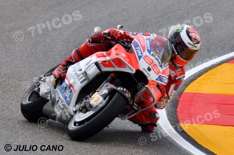 Piloto Jorge Lorenzo (99) (Ducati Team) en el sacacorchos Gran Premio de Aragon 2017 Alcañiz, Teruel, MotoGPTM