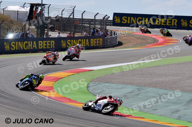 Pilotos Jorge Lorenzo (99) (Ducati Team), Valentino Rossi (46) (Movistar Yamaha MotoGP), Marc Marquez (93) (Resol Honda Team) y Andrea Dovicioso (4) (Ducati Team) en el sacacorchos Gran Premio de Aragon 2017 Alcañiz, Teruel, MotoGPTM