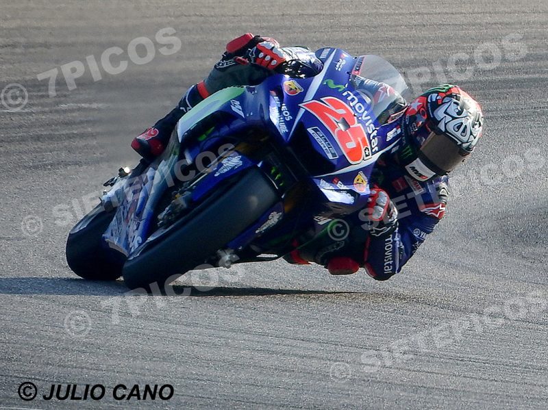 Piloto Maverick Viñales (25) (Movistar Yamaha MotoGP) en curva uno Gran Premio de Aragon 2017 Alcañiz, Teruel, MotoGPTM