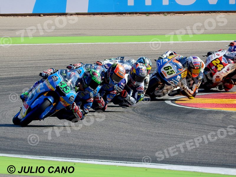 Salida Moto3 encabezdos por piloto Enea Bastianini (33) (Estrella Galicia 0,0)Gran Premio de Aragon 2017 Alcañiz, Teruel, Moto3TM