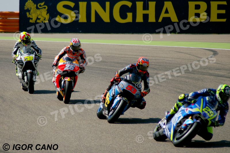 Pilotos Andrea Iannone (29) (Team Suzuki ECSTAR), Tito Rabat (53) (Estrella Galicia 0,0 Marc VDS), Dani Pedrosa (26) (Repsol Honda Team) y Alvaro Bautista (19) (Pull & Bear Aspar Team) en el sacacorchos Gran Premio de Aragon 2017 Alcañiz, Teruel, MotoGPTM