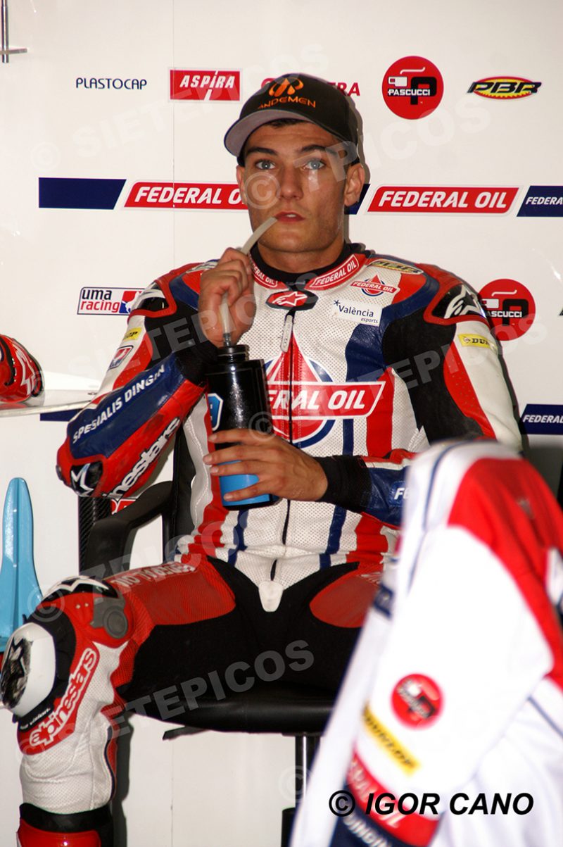 Piloto Jorge Navarro (9) en el box Federal Oil Gresini Moto2TMGran Premio de Aragon 2017 Alcañiz, Teruel, Moto2TM