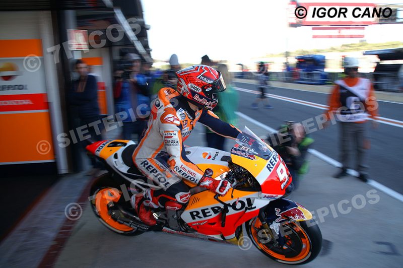 Piloto Marc Marquez (93) (Resol Honda Team) en pit lane saliendo del box Gran Premio Motul de la Comunidad Valenciana 2017 Cheste, Valencia, MotoGPTM