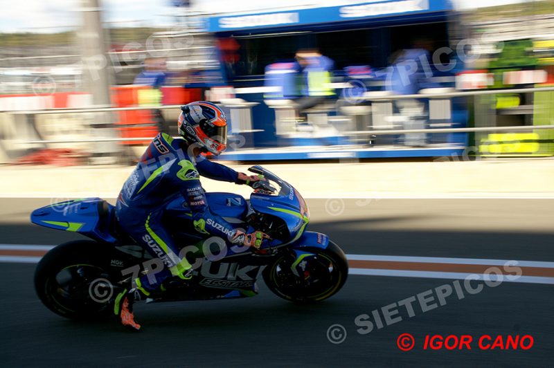 Piloto Alex Rins (42) (Team Suzuki ECSTAR) en el pit lane Gran Premio Motul de la Comunidad Valenciana 2017 Cheste, Valencia, MotoGPTM