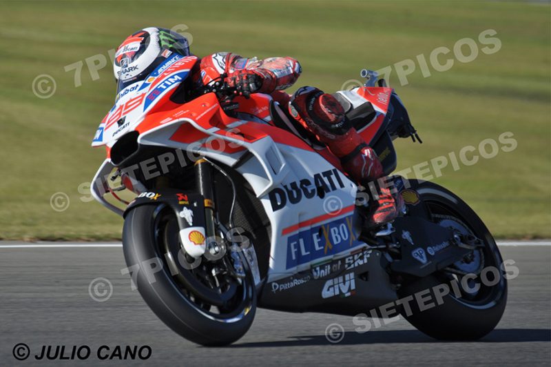 Piloto Jorge Lorenzo (99) (Ducati Team) en i3 Gran Premio Motul de la Comunidad Valenciana 2017 Cheste, Valencia, MotoGPTM