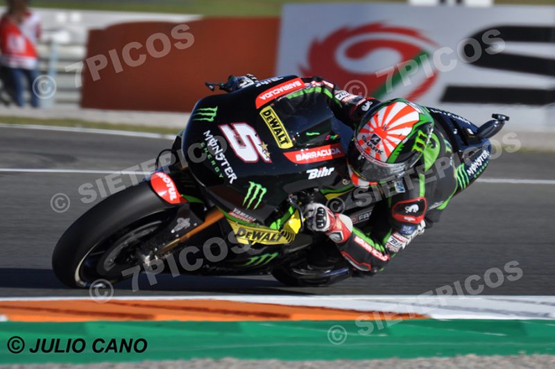 Piloto Johann Zarco (5) (Monster Yamaha Tech 3) en curva Campi Herreros Gran Premio Motul de la Comunidad Valenciana 2017 Cheste, Valencia, MotoGPTM