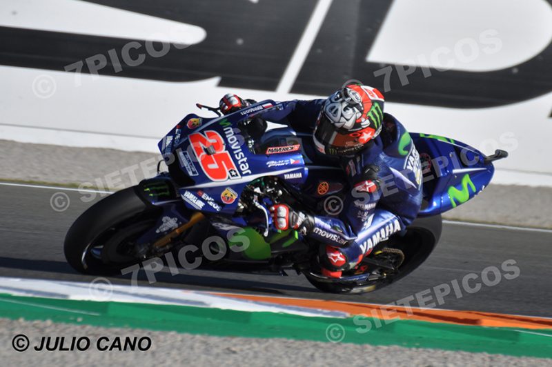 Piloto Maverick Viñales (25) (Movistar Yamaha MotoGP) en curva Campi Herreros Gran Premio Motul de la Comunidad Valenciana 2017 Cheste, Valencia, MotoGPTM