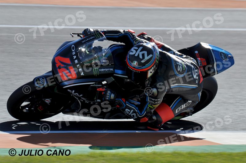 Piloto Francesco Bagnaia (42) (SKY Racing Team VR46) en curva Jorge Martínez Aspar Gran Premio Motul de la Comunidad Valenciana 2017 Cheste, Valencia, Moto2TM