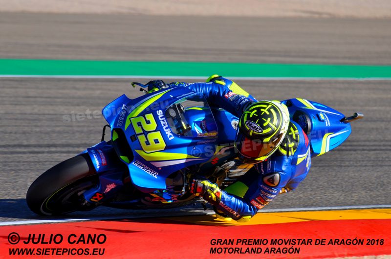 Piloto Andrea Iannone (29) (Team Suzuki ECSTAR) en curva 5 motorland Gran Premio Movistar de Aragon 2018 Motorland Alcañiz, Teruel, MotoGPTM