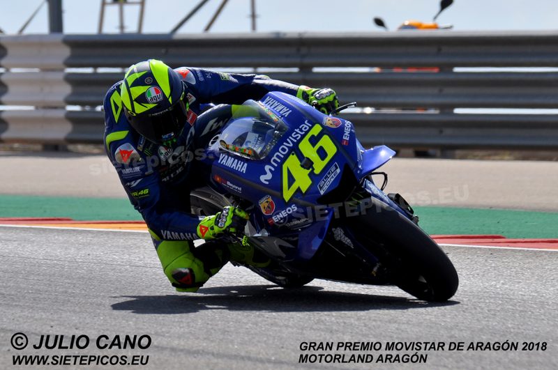 Piloto Valentino Rossi (46) (Movistar Yamaha MotoGP) entrando en el sacacorchos Gran Premio Movistar de Aragon 2018 Motorland Alcañiz, Teruel, MotoGPTM