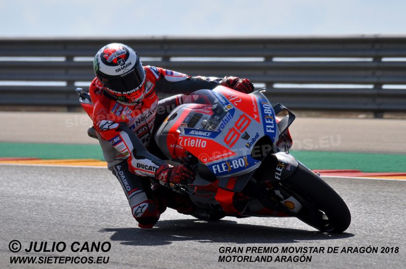 Piloto Jorge Lorenzo (99) (Ducati Team) entrando en el sacacorchos Gran Premio Movistar de Aragon 2018 Motorland Alcañiz, Teruel, MotoGPTM