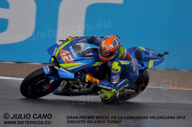 Piloto Alex Rins (42) (Team Suzuki ECSTAR) en curva Doohan Gran Premio Motul de la Comunidad Valenciana 2018 Cheste, Valencia, MotoGPTM