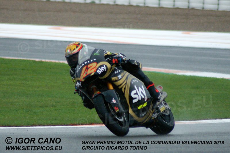 Piloto Francesco "Pecco" Bagnaia (42) (SKY Racing Team VR46) en curva 5 Gran Premio Motul de la Comunidad Valenciana 2018 Cheste, Valencia, Moto2TM