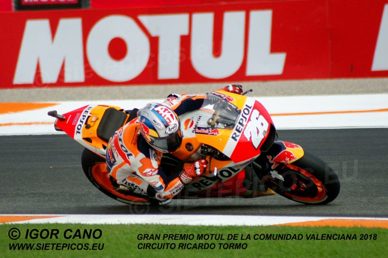 Piloto Dani Pedrosa (26) (Repsol Honda Team) en curva 11 Gran Premio Motul de la Comunidad Valenciana 2018 Cheste, Valencia, MotoGPTM
