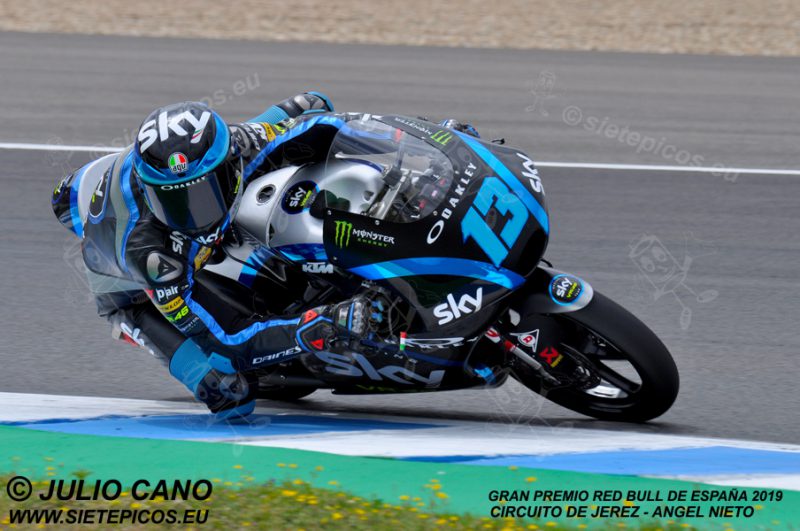 Piloto Celestino Vietti (13) (SKY Racing Team VR46) en la curva Dani Pedrosa. Gran Premio Red Bull de España 2019 Circuito de Jerez Angel Nieto. Jerez. España. Moto3TM