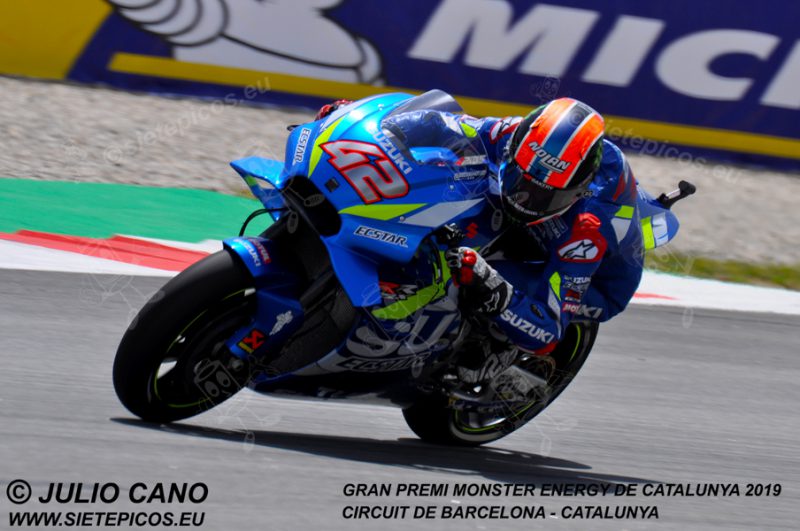 Piloto Alex Rins (42) (Team Suzuki ECSTAR) saliendo de la curva. Gran Premi Monster Energy de Catalunya 2019, Circuit de Barcelona-Catalunya. Montmelo. España. MotoGPTM