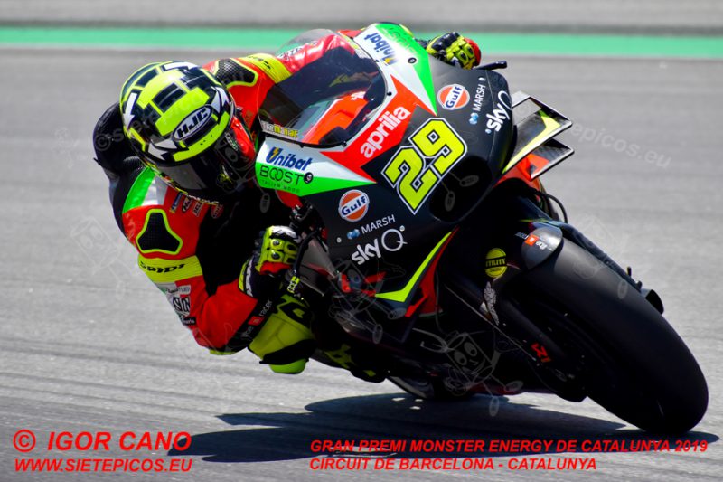 Piloto Andrea Iannone (29) (Aprilia Racing Team Gresini) en el Curvone Renault. Gran Premi Monster Energy de Catalunya 2019, Circuit de Barcelona-Catalunya. Montmelo. España. MotoGPTM
