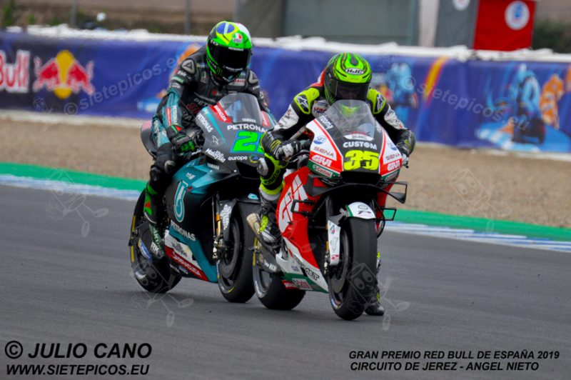 Pilotos Cal Crutchlow (35) (LCR Honda Castrol) y Franco Moribidelli (21) (Petronas Yamaha SRT) practicando la salida. Gran Premio Red Bull de España 2019 Circuito de Jerez Angel Nieto. Jerez. España. MotoGPTM