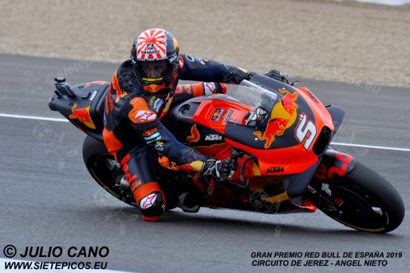 Piloto Johann Zarco (5) (Red Bull KTM Factory Racing) en la curva Dani Pedrosa. Gran Premio Red Bull de España 2019 Circuito de Jerez Angel Nieto. Jerez. España. MotoGPTM