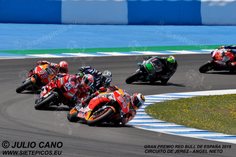 Piloto Jorge Lorenzo (99) (Repsol Honda Team) seguido de Andrea Dovicioso (4) (Mission Winnow Ducati), Maverick Viñales (12) (Monster Energy Yamaha MotoGP), Marc Marquez (93) (Repsol Honda Team) y Franco Morbidelli (21) (Petronas Yamaha SRT) en la curva Jorge Lorenzo. Gran Premio Red Bull de España 2019 Circuito de Jerez Angel Nieto. Jerez. España. MotoGPTM